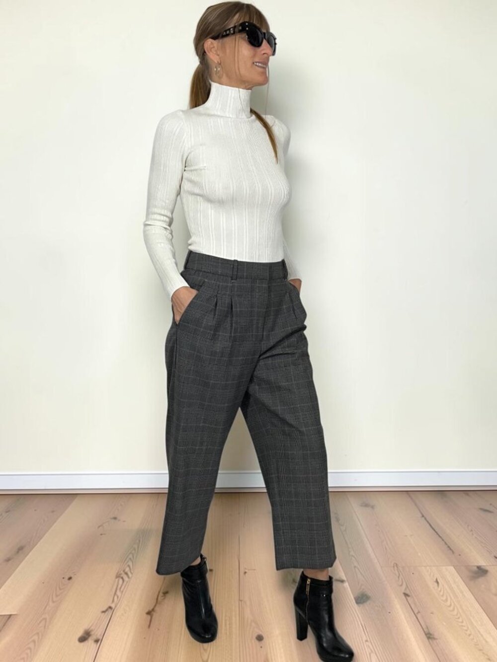 Aritzia The Effortless Pant Cropped (Re)fined 4 Plaid High Rise Wide Leg Trouser